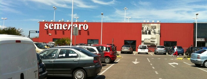 Semeraro is one of Centro  commerciale.