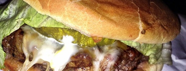 バーガージョイント is one of 15 Epic New York Burgers to Eat Before You Die.