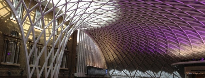 Stazione London King's Cross (KGX) is one of London Places To Visit.