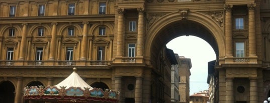 Piazza della Repubblica is one of Mia Italia |Toscana, Emilia-Romagna|.