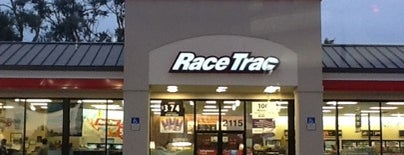 RaceTrac is one of Lugares favoritos de Lizzie.