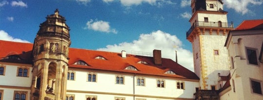 Schloß Hartenfels is one of สถานที่ที่ Jörg ถูกใจ.