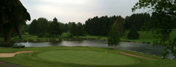 Berwick Golf Course is one of สถานที่ที่ Kate ถูกใจ.