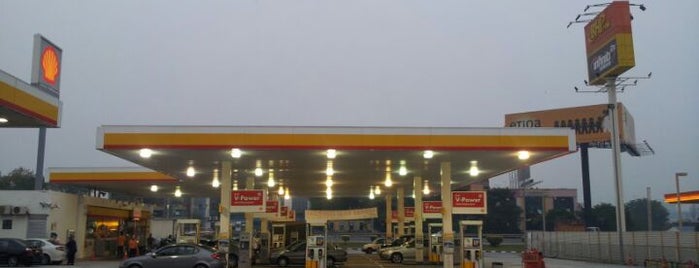 Shell PLUS Arah SELATAN is one of Gespeicherte Orte von ꌅꁲꉣꂑꌚꁴꁲ꒒.