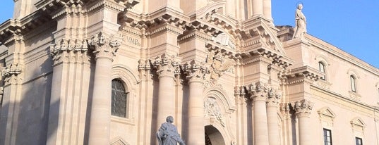 Piazza Duomo is one of Tempat yang Disukai Adrian.