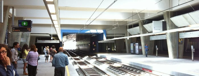 Metro Campanhã [A,B,C,E,F] is one of สถานที่ที่ Nikki ถูกใจ.