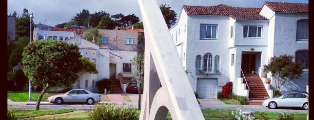 Ingleside Terraces Sundial is one of San Francisco Adventure Spots.