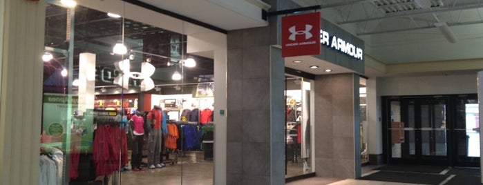 Under Armour is one of Joeさんのお気に入りスポット.