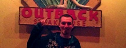 Outback Steakhouse is one of Locais curtidos por Dave.