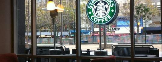 Starbucks is one of Locais salvos de Ben.