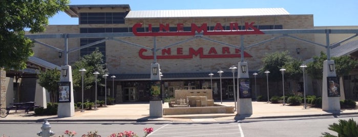 Cinemark is one of Lugares favoritos de Susie.