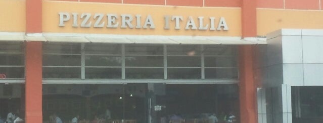 Pizzería Italia is one of Kev'in Beğendiği Mekanlar.