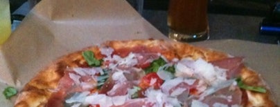 L'oven is one of Athens Pizza Hangouts.