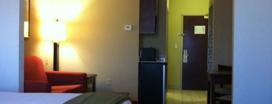 Holiday Inn Express & Suites Amarillo South is one of Posti che sono piaciuti a Clint.