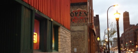 Cuzzy's Grill & Bar is one of Corey: сохраненные места.