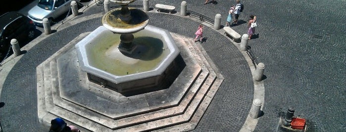 Piazza della Madonna dei Monti is one of To-Do a Roma.