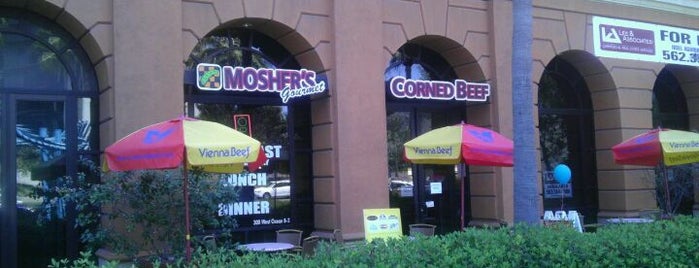 Mosher's Gourmet Deli is one of สถานที่ที่ Krys ถูกใจ.