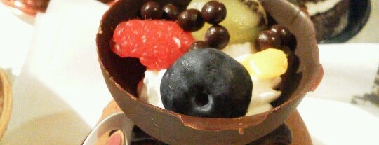 モン・プレジール 高坂本店 is one of Favorite Sweets and meal.