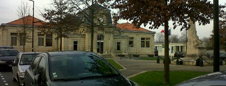 Mairie d'Ambarès-et-Lagrave is one of Autour de Bordeaux.