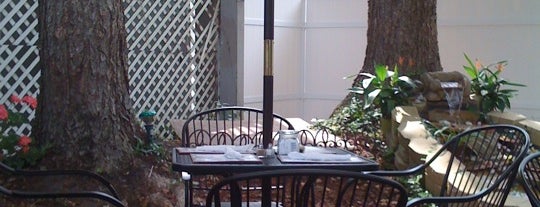 A Lowcountry Backyard Restaurant is one of Hilton Head.