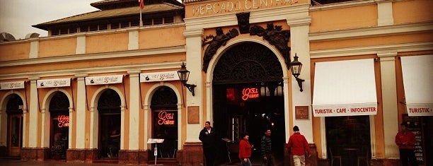 Mercado Central is one of Santiago en 100 lugares.