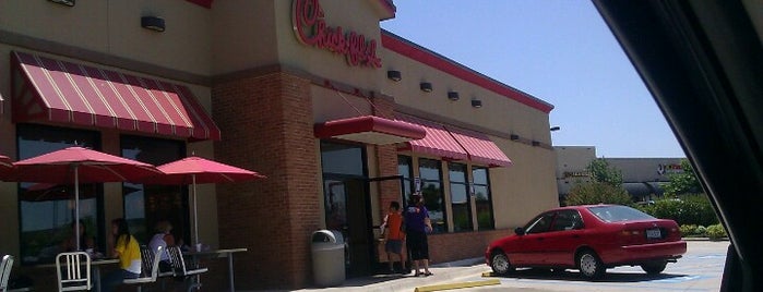 Chick-fil-A is one of Lugares favoritos de Kristine.