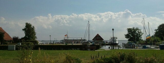 Hafen Born is one of Tempat yang Disukai Robert.