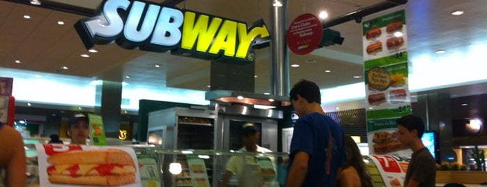 Subway is one of Lieux qui ont plu à Luiz.
