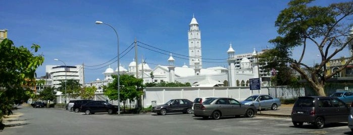 Masjid Abidin (Masjid Putih) is one of Masjid Negara, Negeri & Wilayah Persekutuan.
