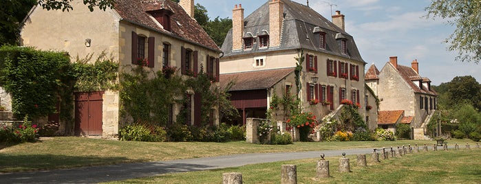 Apremont-sur-Allier is one of Un bien joli village..