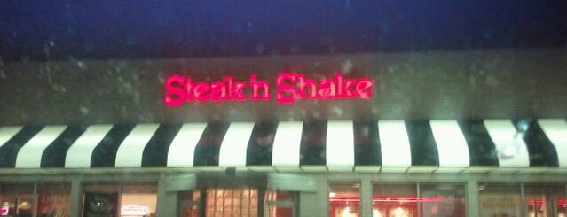 Steak 'n Shake is one of สถานที่ที่ Brett ถูกใจ.