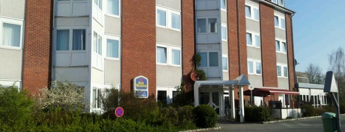 Best Western Hotel Prisma is one of สถานที่ที่ Mustafa Kemal ถูกใจ.