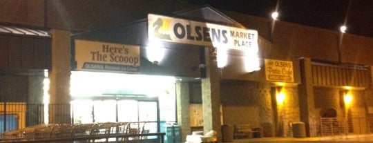 Olsen's IGA Supermarket is one of สถานที่ที่ Juan ถูกใจ.