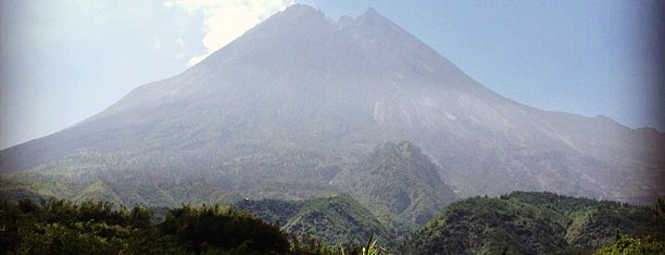 Taman Nasional Gunung Merapi is one of Lieux qui ont plu à RizaL.