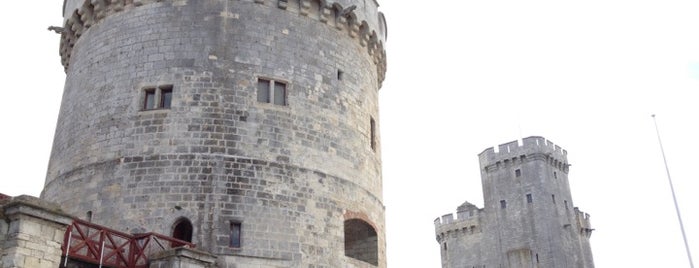Tour de la Chaîne is one of Activités par temps gris à La Rochelle.