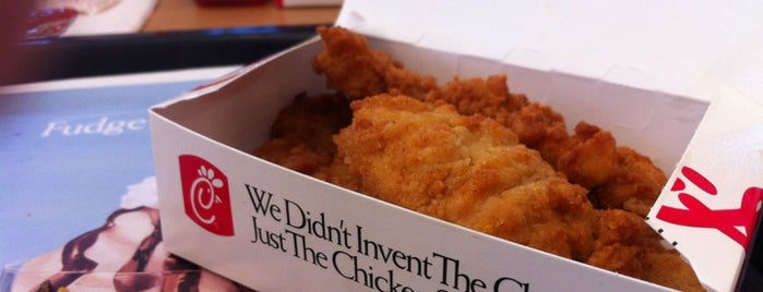 Chick-fil-A is one of Lugares favoritos de Christopher.
