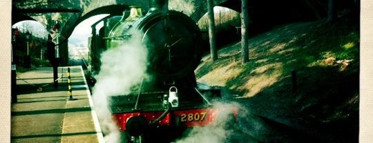 Cheltenham Racecourse Steam Railway Station (GWSR) is one of Elliottさんのお気に入りスポット.