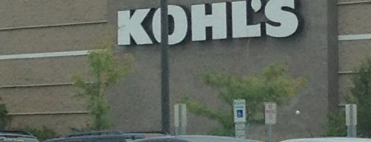 Kohl's is one of Orte, die Lizzie gefallen.