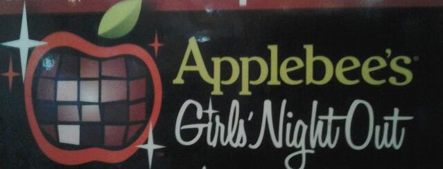 Applebee's Grill + Bar is one of Lugares favoritos de Frank.