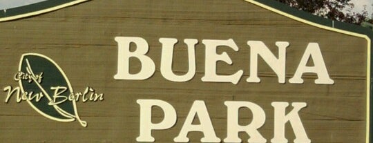 Buena Park is one of Lieux qui ont plu à Shyloh.