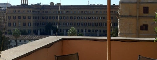Hotel Diocleziano is one of Orte, die Sandra gefallen.