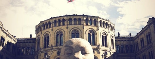 Stortinget is one of Oslo CB.