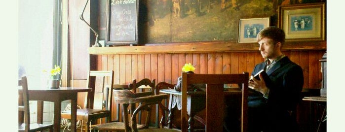 Cable Bar & Cafe is one of Locais salvos de Harriet.