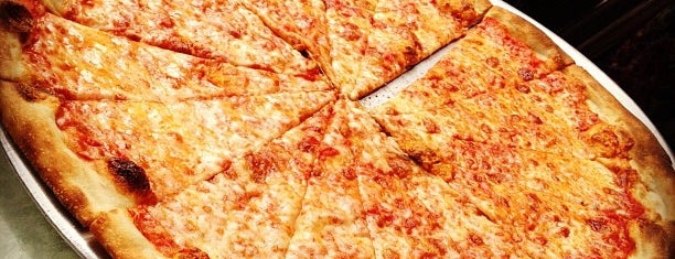Joe's Pizza is one of Richard: сохраненные места.