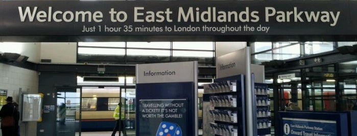 East Midlands Parkway Railway Station (EMD) is one of Tempat yang Disukai jason.