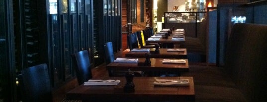 Rockpool Bar & Grill is one of FoodMeUpScotty : понравившиеся места.