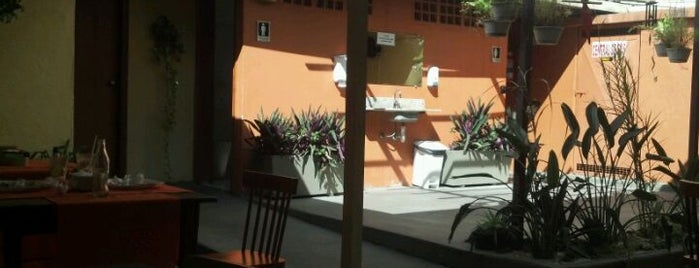 Restaurante Espaço Jardim is one of สถานที่ที่ Ewerton ถูกใจ.