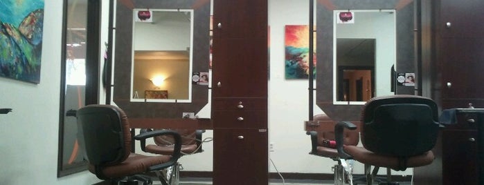 NAAVA Salon & Spa is one of Becky’s Liked Places.