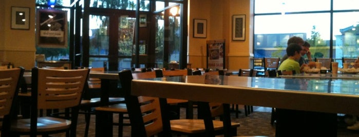 Qdoba Mexican Grill is one of Posti che sono piaciuti a Sam.