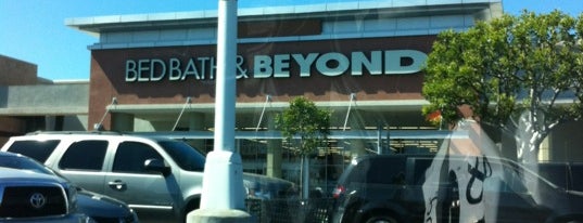Bed Bath & Beyond is one of Locais curtidos por Hussein.